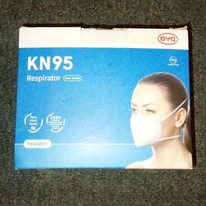 🆕 (20) KN95 Respirator : NoN sterile & foldable & latex free face masks *white*